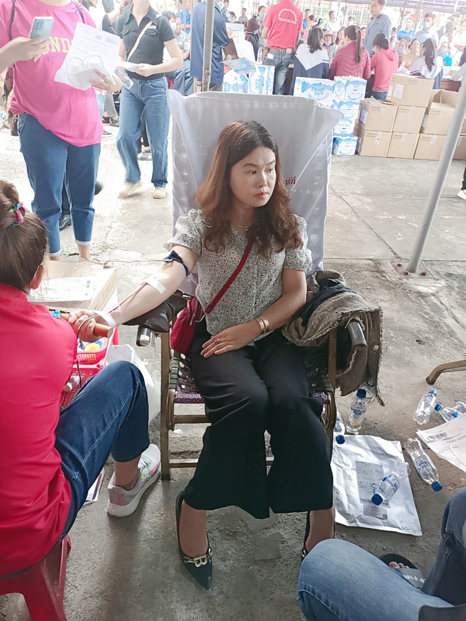 Thực hiện thông điệp: “ Giọt máu cho đi – Cuộc đời ở lại”, trường THCS Phổ An tham gia Hiến máu nhân đạo