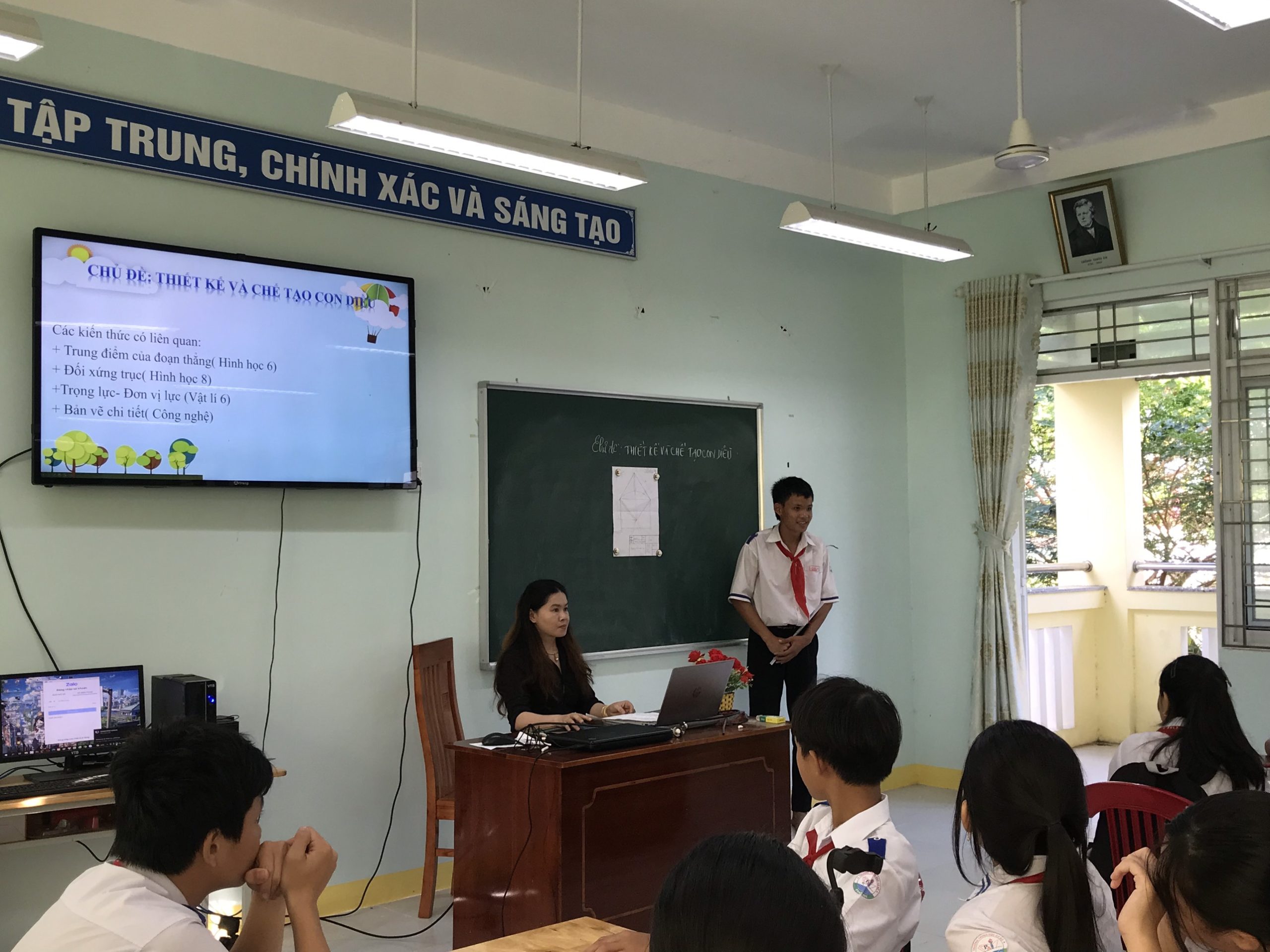 Tổ Toán Tin trường THCS Phổ An tổ chức tiết dạy STEM chủ đề “Thiết kế và chế tạo con diều” được thực hiện bởi cô giáo Võ Thị Phương Loan.
